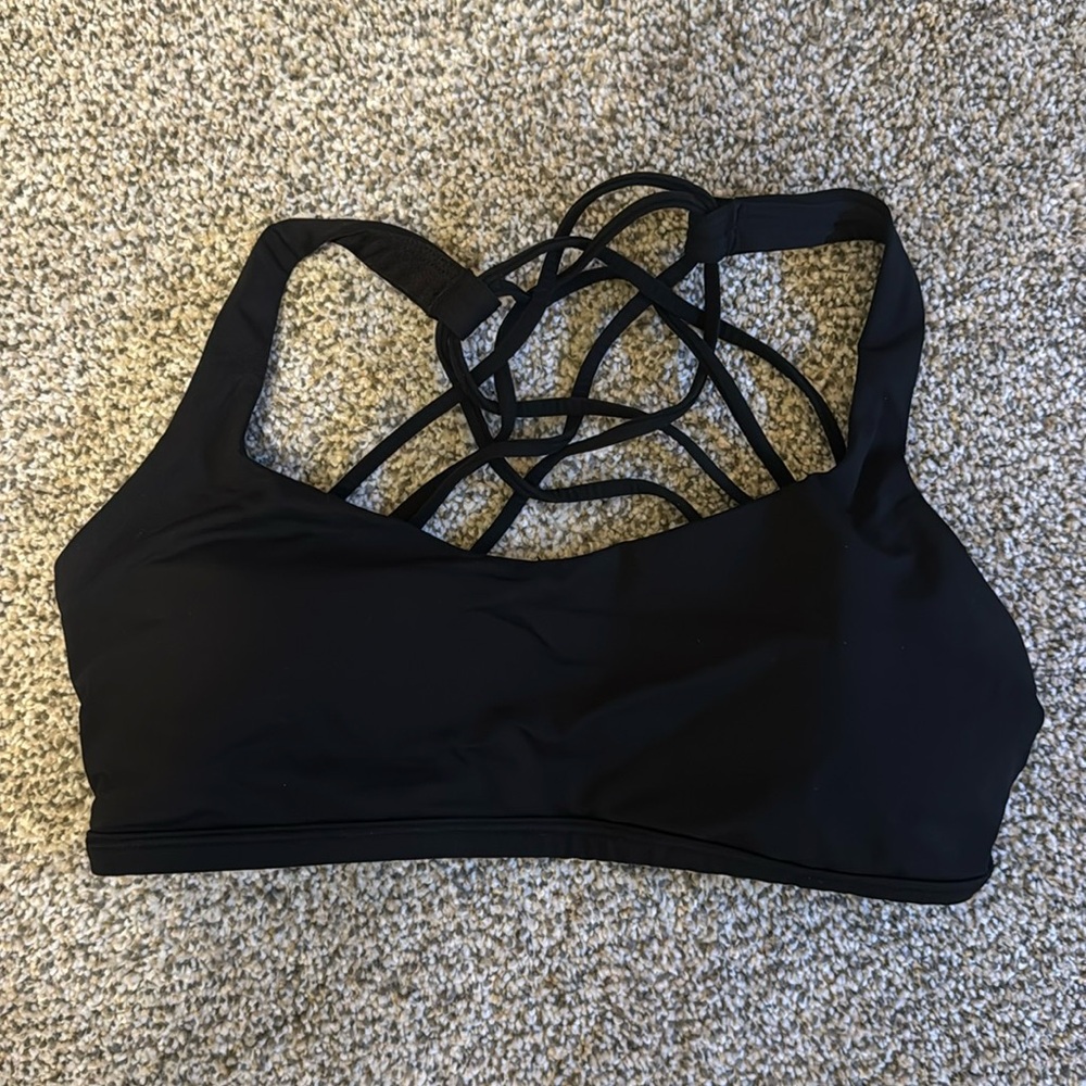 Lululemon free to be bra, size 6